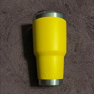 YETI 30 Oz Dark Yellow Tumbler/Travel Mug